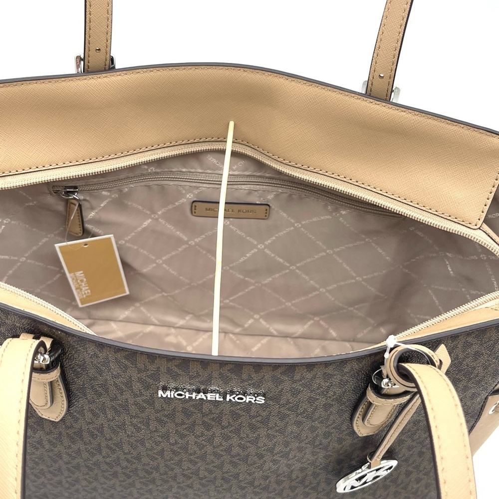 Michael Kors Large Gilly Travel Tote Bag - Picture 7 of 9